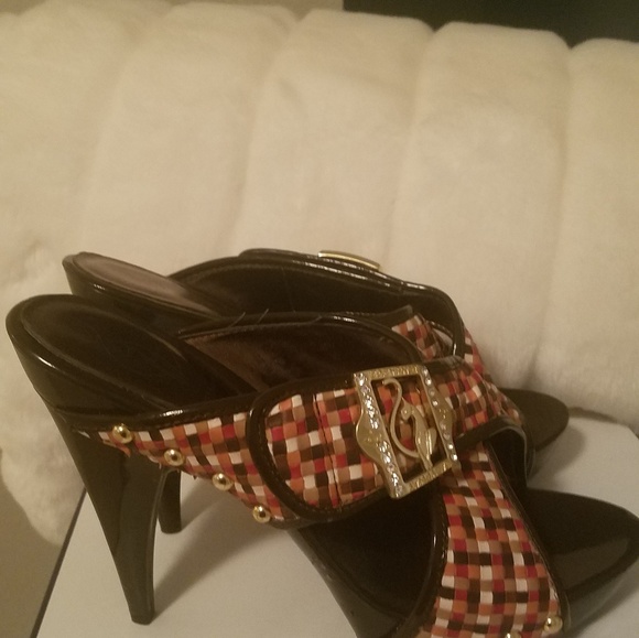 Heels - Picture 3 of 4